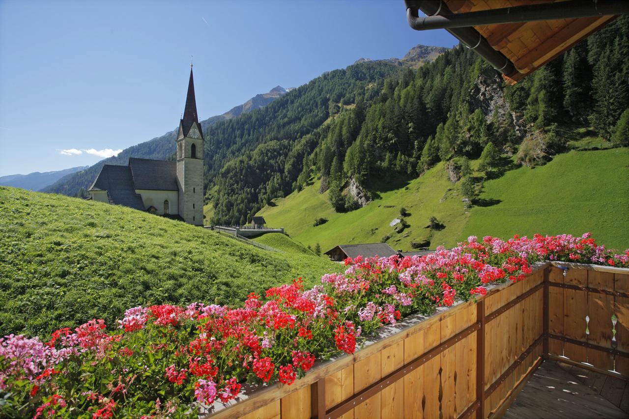 Gasthof Trausberg Corvara in Passiria ภายนอก รูปภาพ