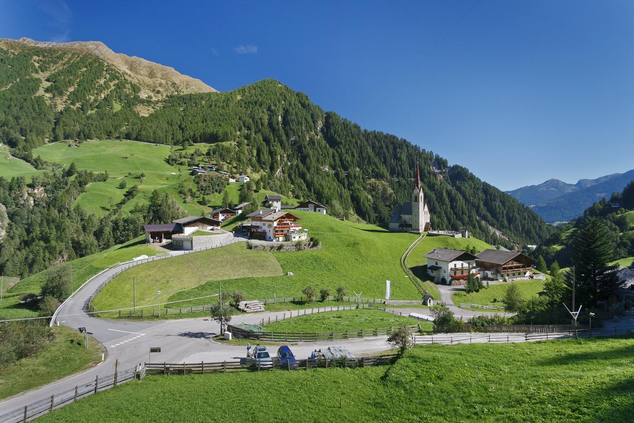 Gasthof Trausberg Corvara in Passiria ภายนอก รูปภาพ